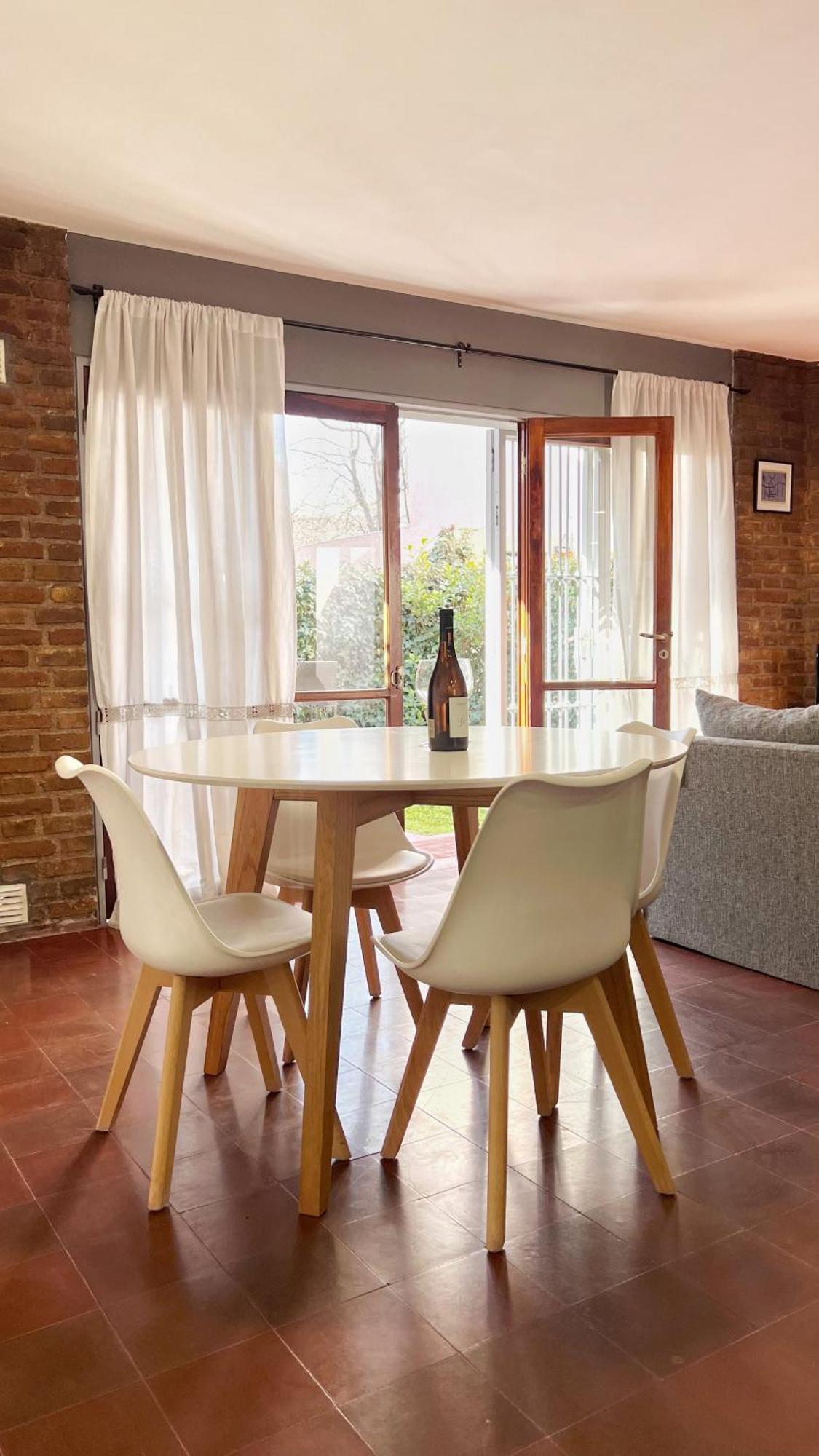 Duplex Mendoza Con Chochera Techada Exterior photo
